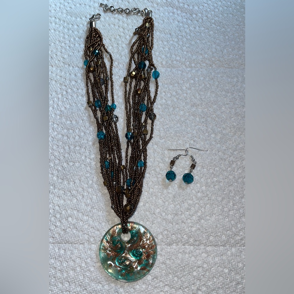 Necklace & earings set